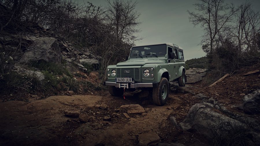 LAND ROVER DEFENDER